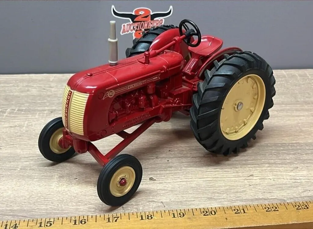 ERTL 1:16 Cockshutt 40 Tractor. Farm Toy Museum