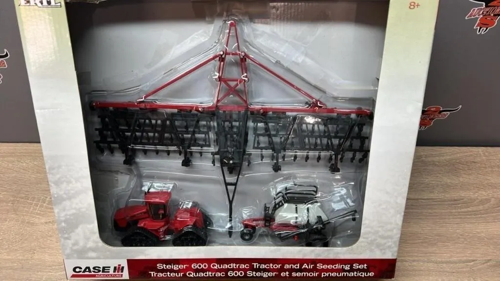 ERTL 1:64 Steiger 600 Quad Track Tractor and Air