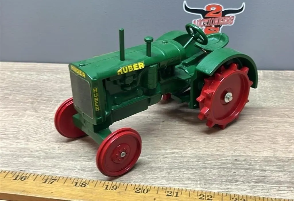 1:16 Huber Tractor