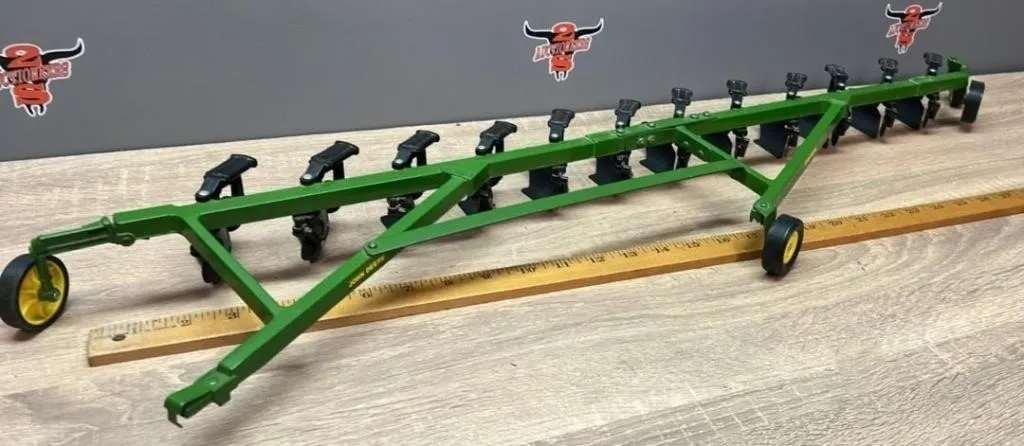 ERTL 1:8 John Deere 12 Bottom Plow.
