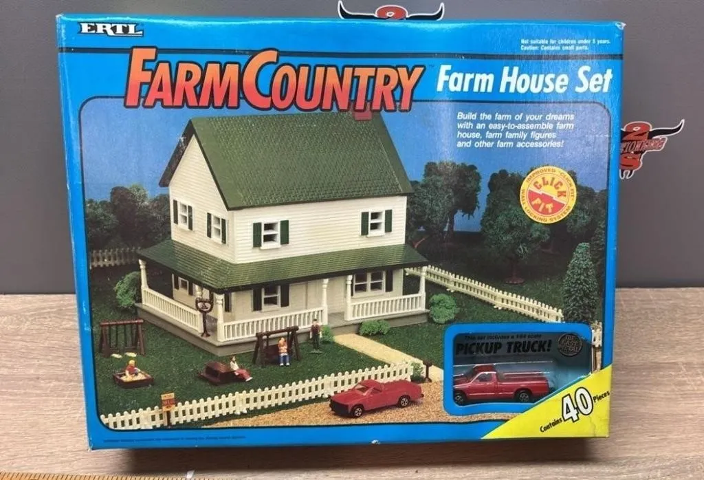 ERTL Farm Country Farm House Set.