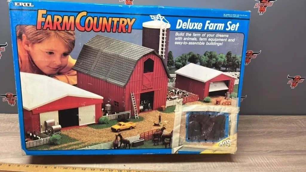 ERTL Farm Country Deluxe Farm Set. Has buildings,
