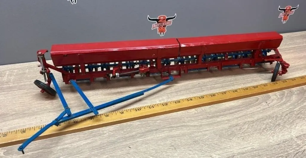 Custom IHC Discer 18" Long.