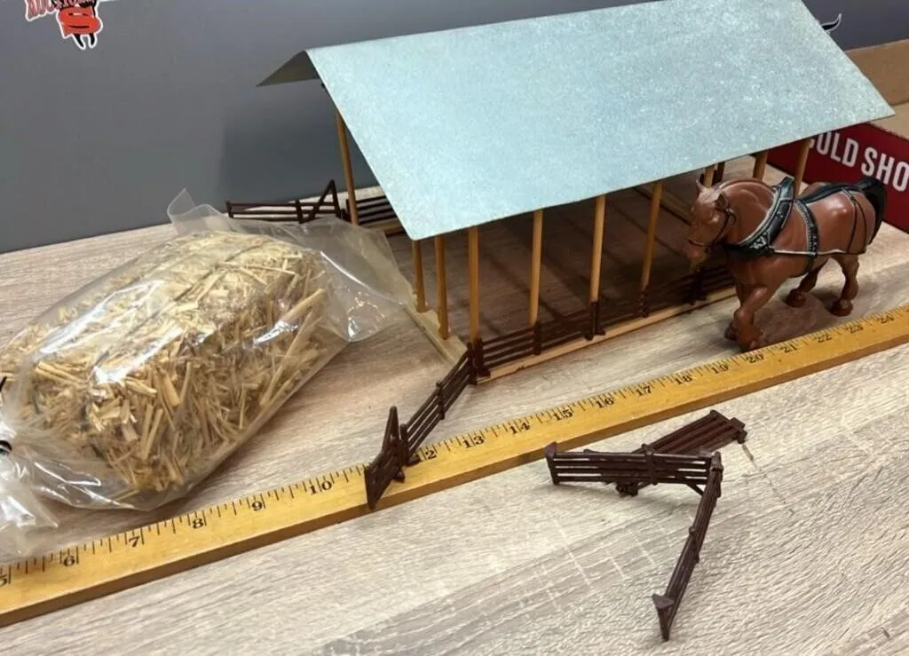 Heavy Resin Horse w/Barn and Big Bale of Hay