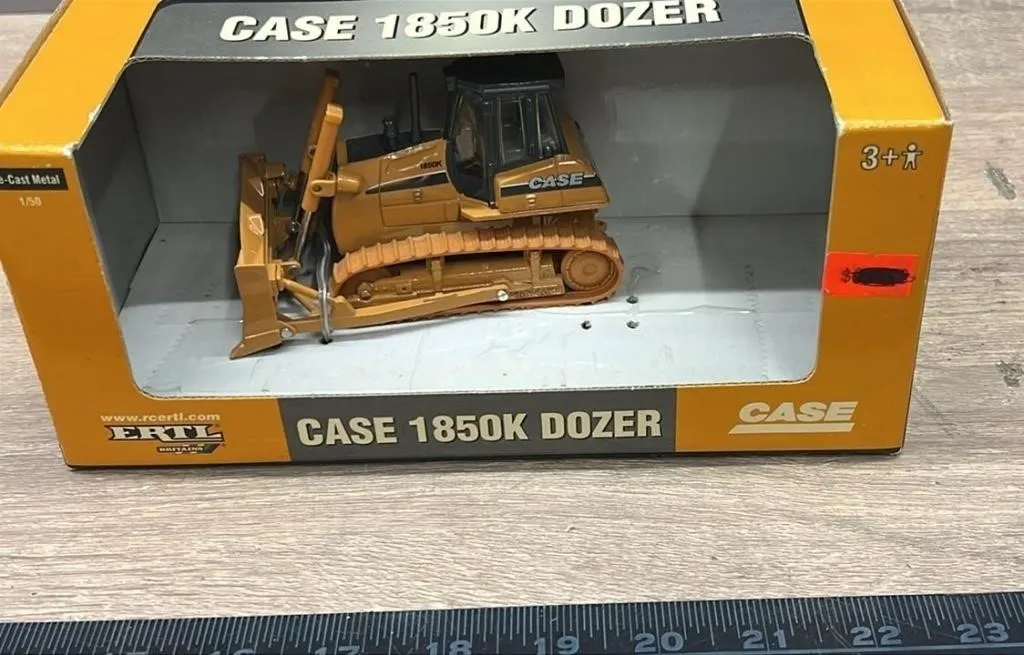ERTL Britains 1:50 Case Model 1850K Crawler