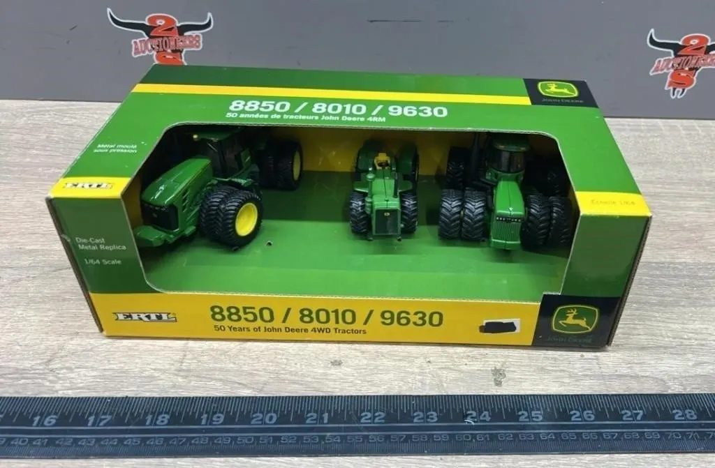 ERTL 1:64, 50 Years of John Deere 4WD Tractor Set