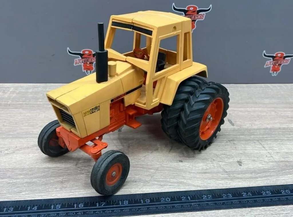 ERTL 1:16 Case Model 1007 Zero Tractor w/Dual