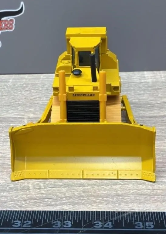 NZG 1:50 CAT Die Cast Bulldozer.