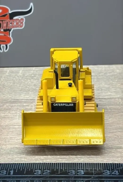 Conrad 1:50 CAT D6H Die Cast Bulldozer.