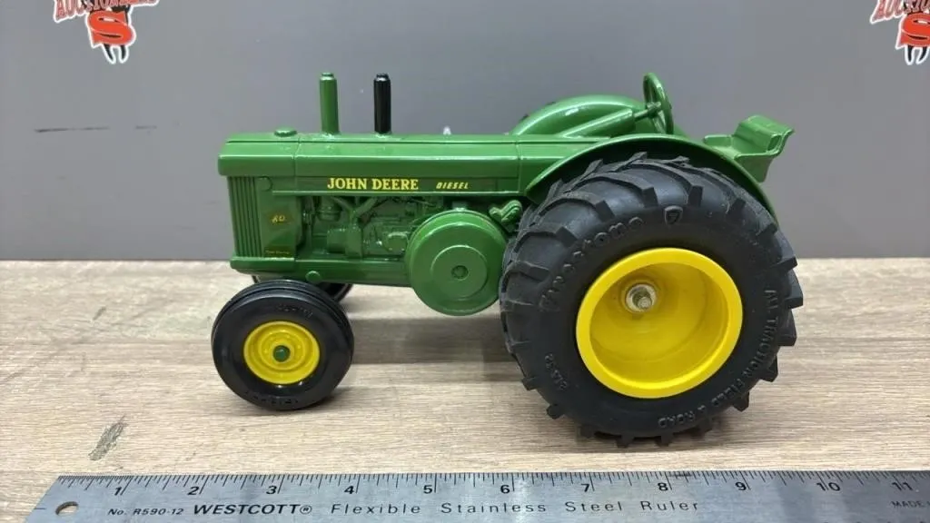 ERTL 1:16 John Deere 80 Diesel Die Cast Tractor