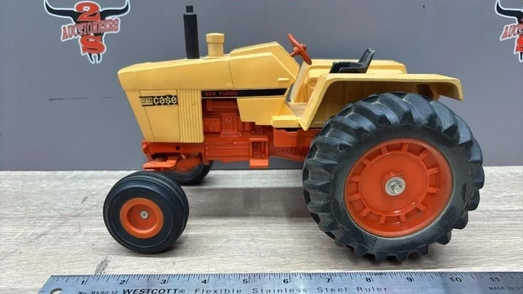 ERTL 1:16 Case 504 Turbo Die Cast Tractor.