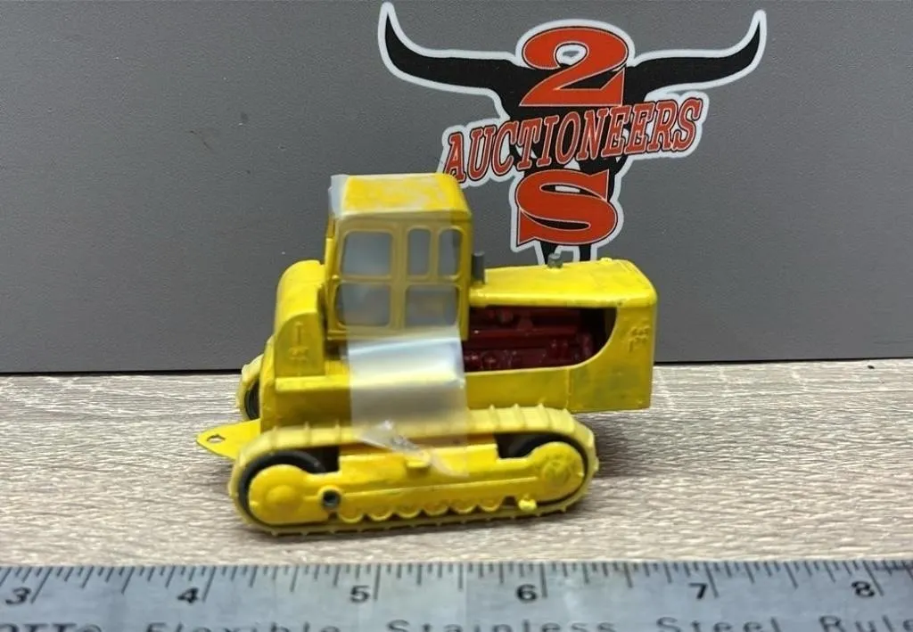 Matchbox 1:50 Die Cast Cat Bulldozer. Cab is