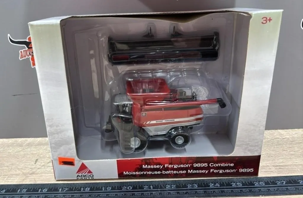 ERTL 1:64 Massey Ferguson 9895 Die Cast Combine.