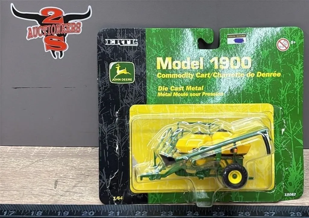 ERTL 1:64 John Deere 1900 Commodity Cart Die