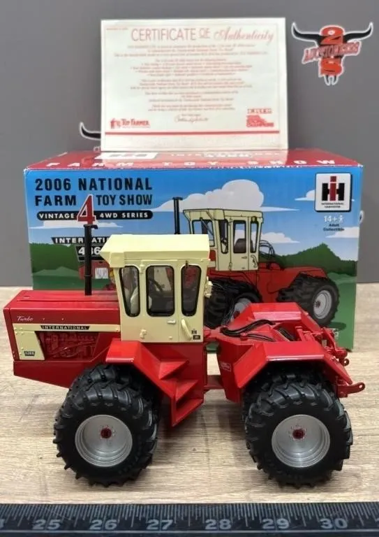 ERTL 1:32 International 4366 Die Cast, 2006