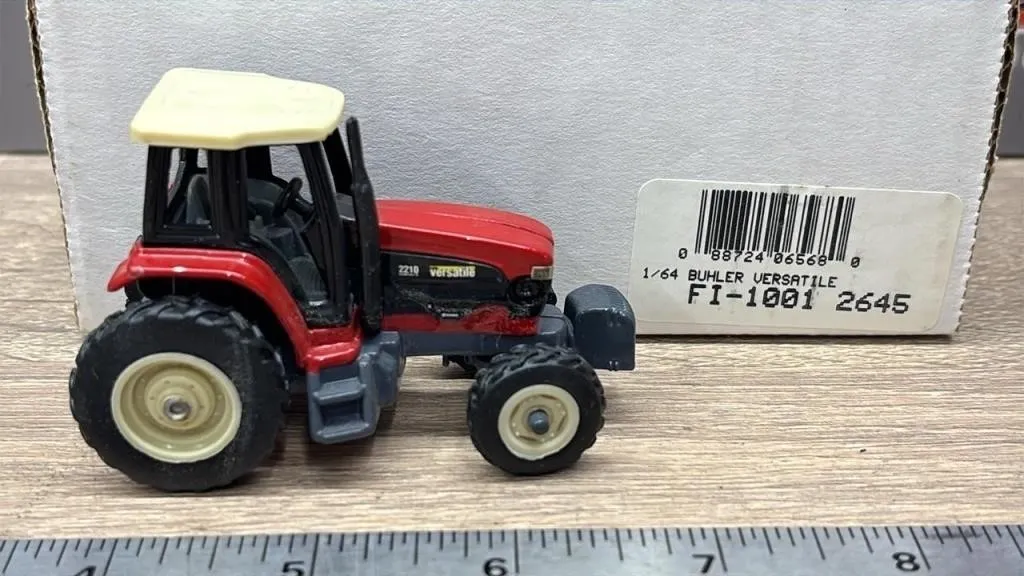 BUHLER 1:64 Versatile 2210 Die Cast Tractor.
