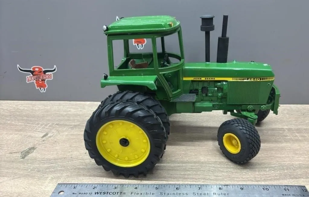 ERTL 1:16 John Deere 4640 Die Cast Tractor.