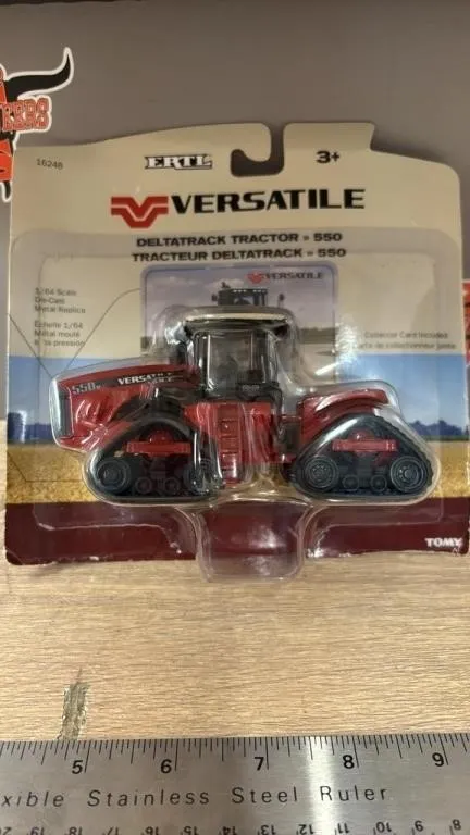 ERTL 1:64 Versatile DT550 Die Cast Tractor.