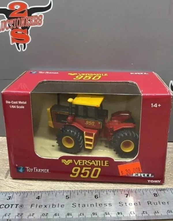 ERTL 1:64 Versatile 950 Die Cast Tractor.