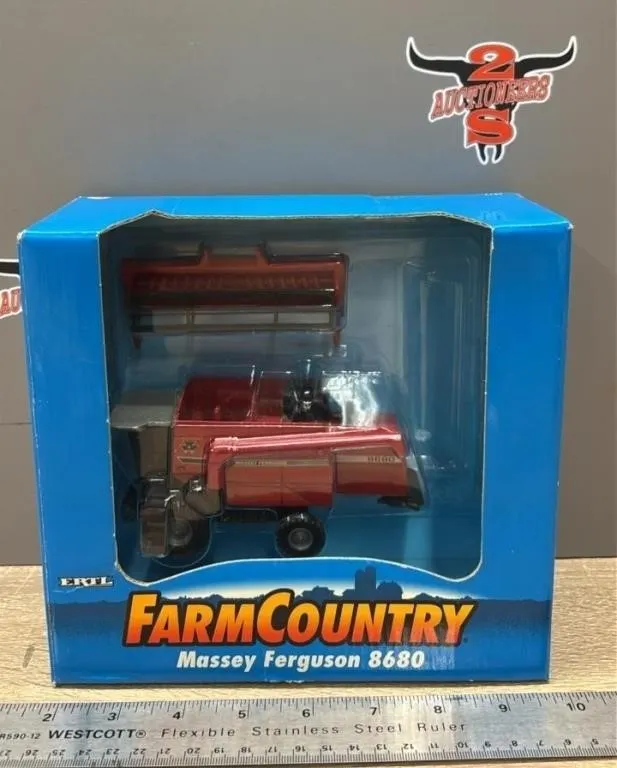 ERTL 1:64 Farm Country Massey Ferguson 8680