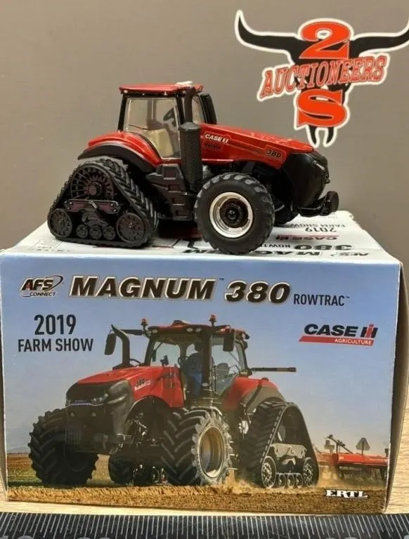 1:64 ERTL CASE Magnum 380 RowTrac Tractor. 2019