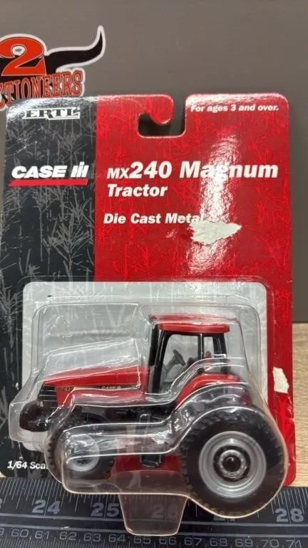 1:64 ERTL CaseIH MX240 Magnum Tractor.