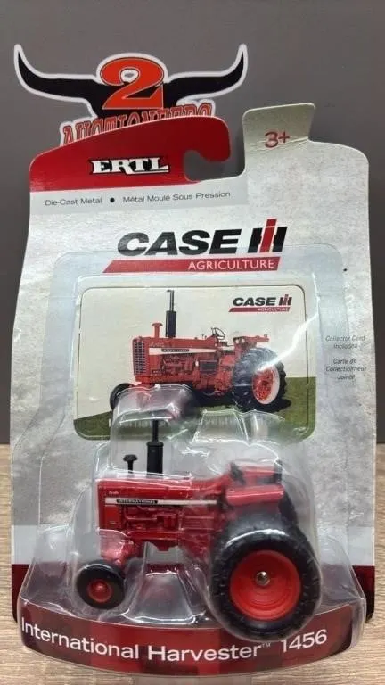 1:64 ERTL International 1456 Tractor. *Card