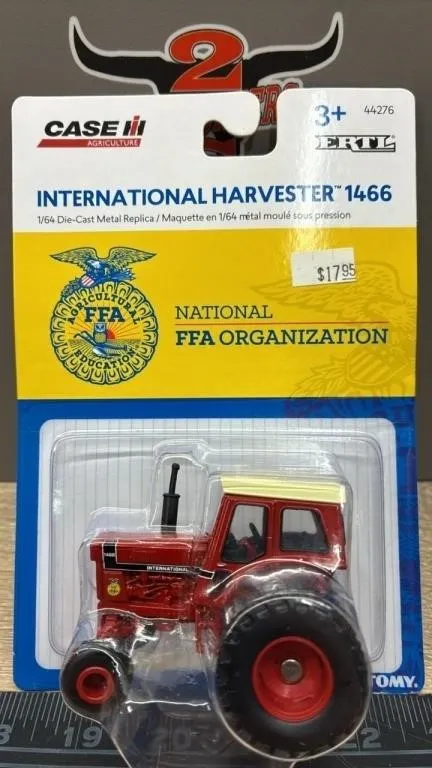 1:64 ERTL International 1466 Tractor.
