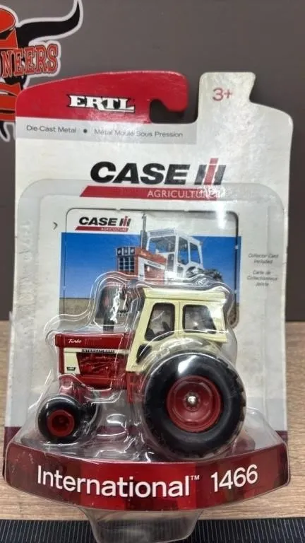 1:64 ERTL CaseIH International 1466 Tractor.