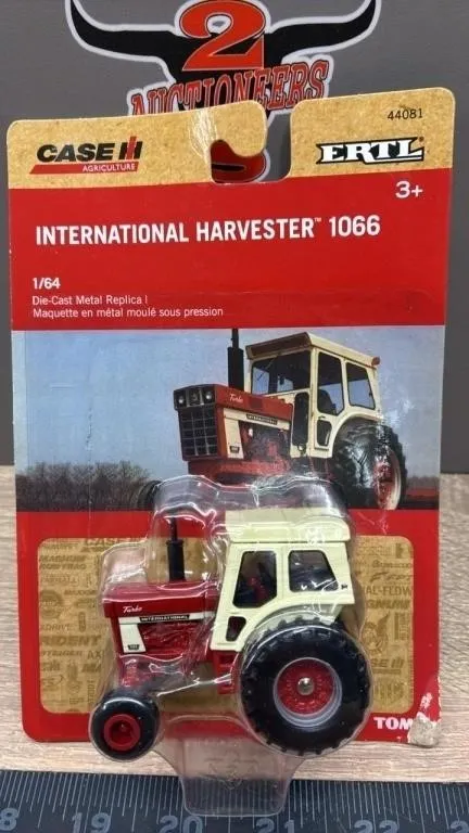 1:64 ERTL International 1066 Tractor.