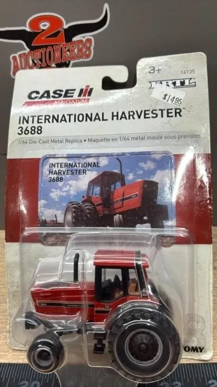 1:64 ERTL International 3688 Tractor.