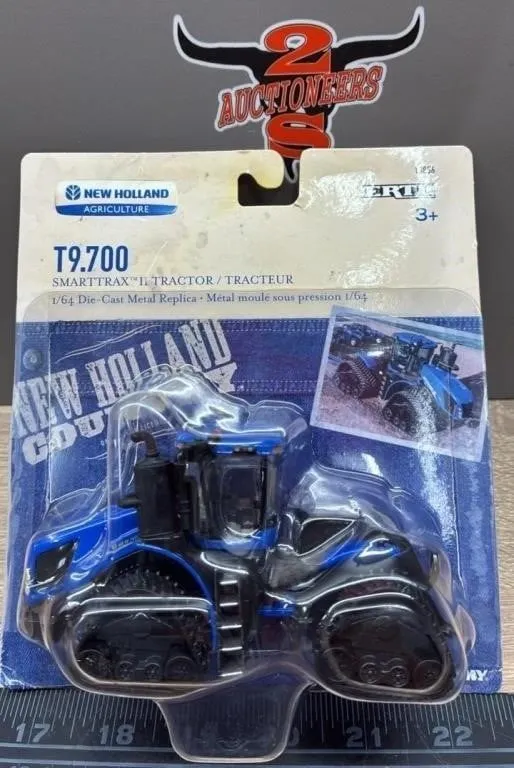 1:64 ERTL New Holland T9.700 SmartTrax Tractor.