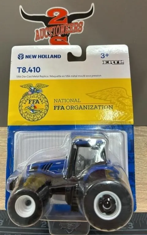 1:64 ERTL New Holland T8.410 Tractor.
