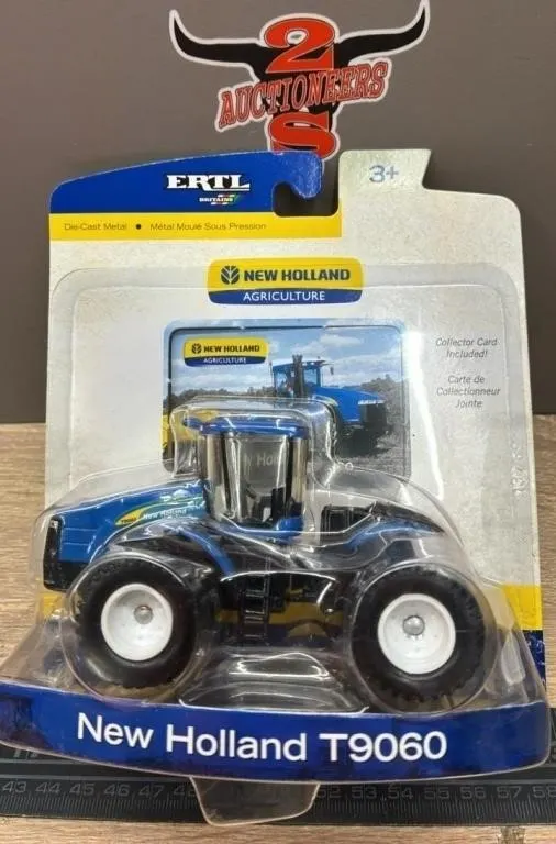 1:64 ERTL New Holland T9060 Tractor.
