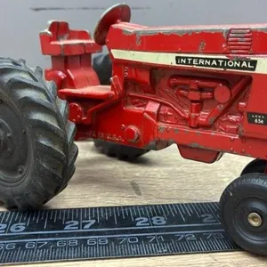 1:32 International Farmall 656 Tractor.