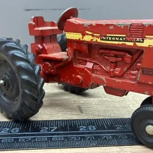 1:32 International Farmall 656 Tractor.
