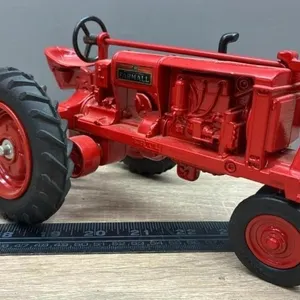 1:16 ERTL Farmall F-20 Tractor.