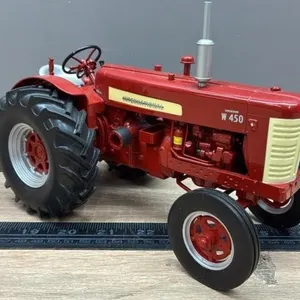 1:16 International W450 Tractor. Headlights