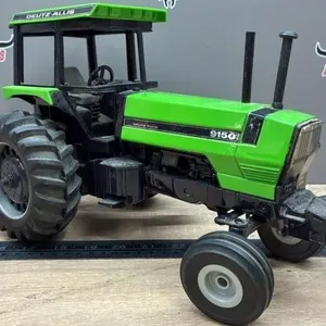 1:16 ERTL Deutz Allis 9150 Tractor.