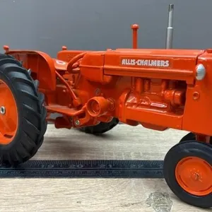 1:16 Scale Models Allis Chalmers Tractor.