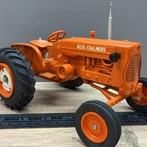 1:16 Allis Chalmers D14 Tractor. 1989 Summer Toy