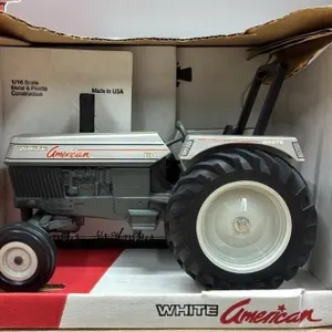 1:16 Scale Models White American 60 Tractor -