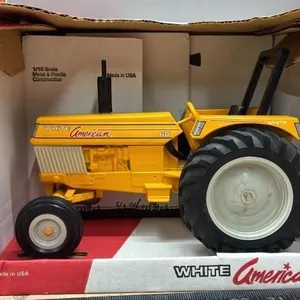 1:16 Scale Models White American 60 Tractor -