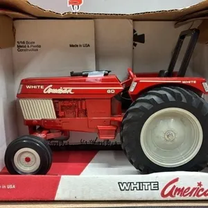 1:16 Scale Models White American 60 Tractor - Red