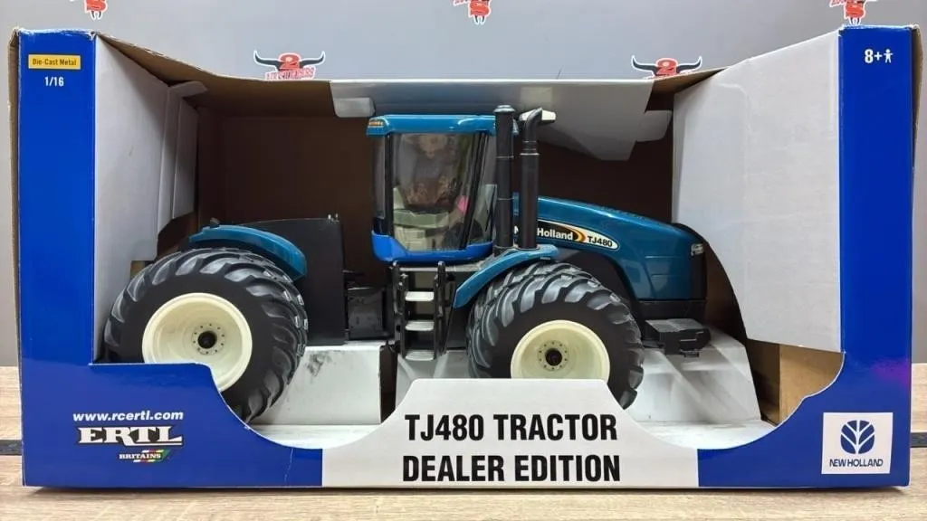 1:16 ERTL Britains New Holland TJ480 Tractor.