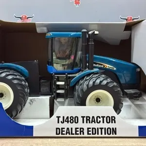 1:16 ERTL Britains New Holland TJ480 Tractor.