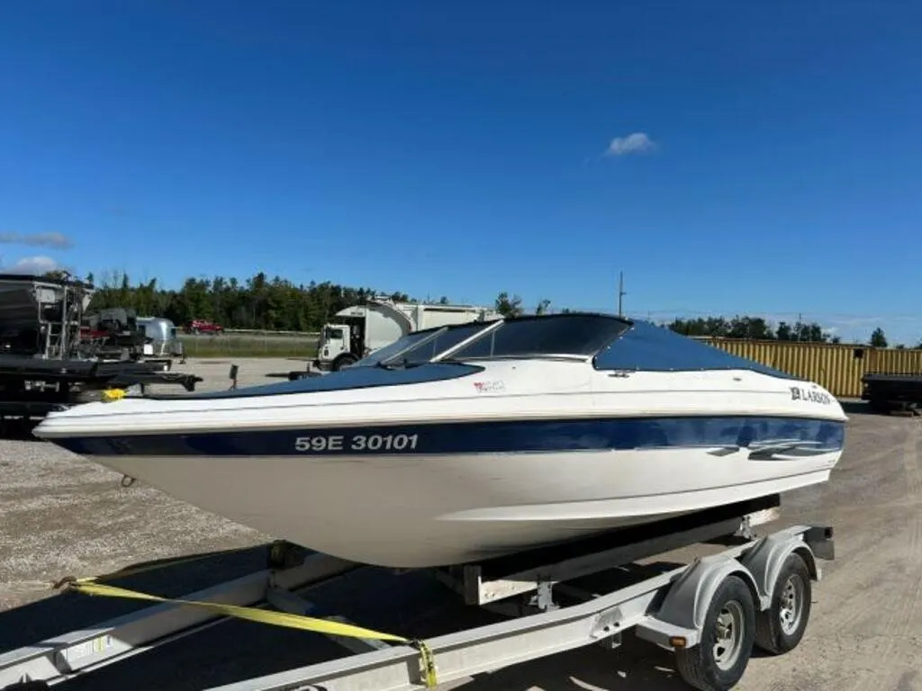 2000 Larson Bowrider