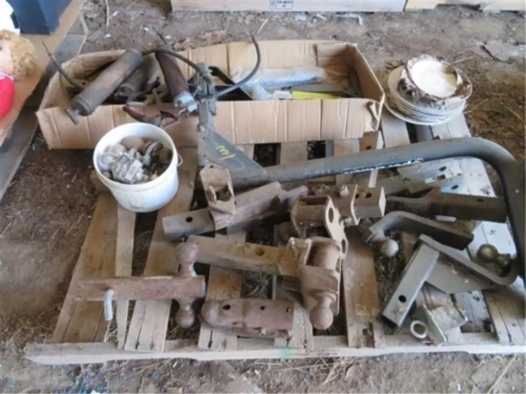 Receiver Hitch * Grease Guns