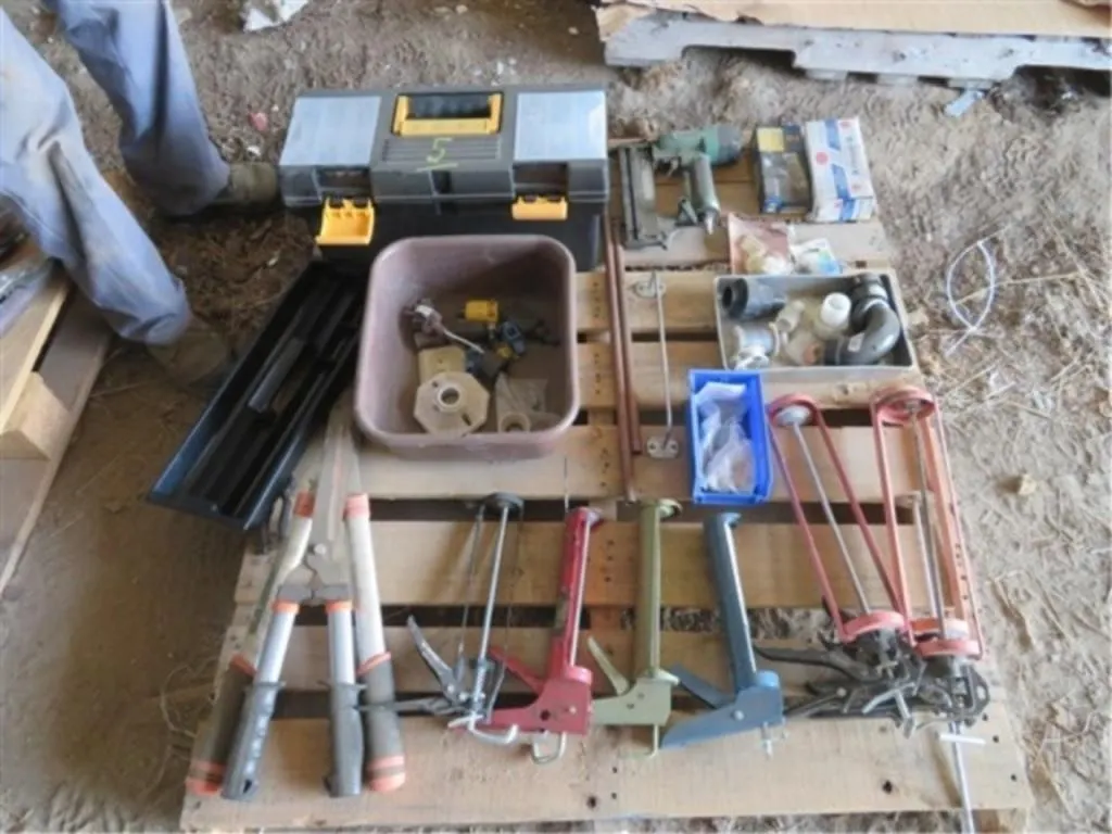 Caulking Guns * Tools Boxes * Air Nailer