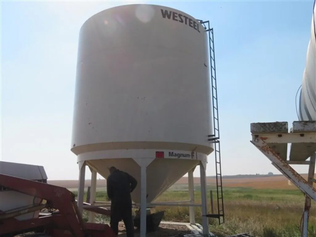 Westeel Magnum F Fertilizer Bin, 14' diameter